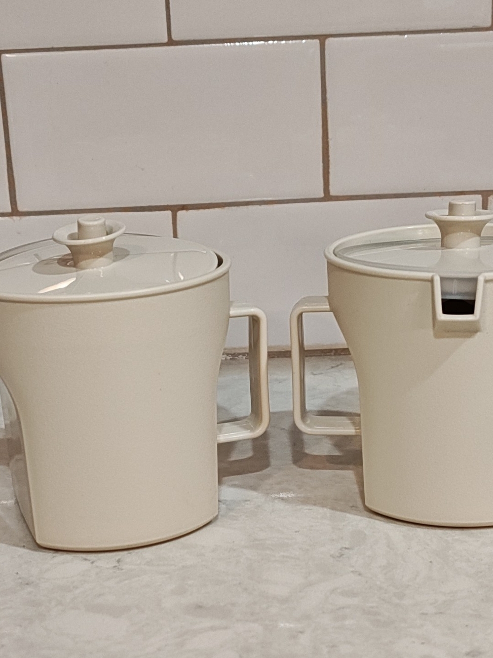 **BRAND NEW** NEVER USED TUPPERWARE Creamer And Sugar SET